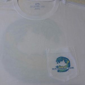 Southern Tide t shirt